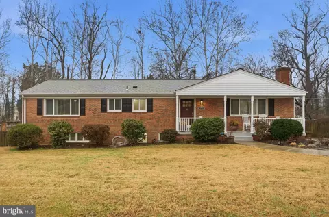 5955 Edgewood Ln, Alexandria, VA 22310