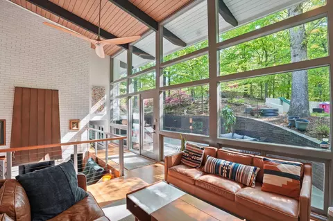 3421 Stoneybrae Dr, Falls Church, VA 22044