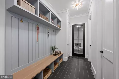 Entry Way - 6126 Stoneham Ln, Mclean, VA 22101 photo 4 of 6
