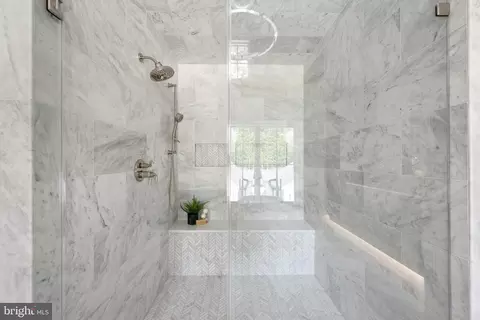 Bath - 6126 Stoneham Ln, Mclean, VA 22101 photo 3 of 3