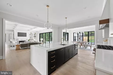 Kitchen - 6126 Stoneham Ln, Mclean, VA 22101 photo 3 of 4