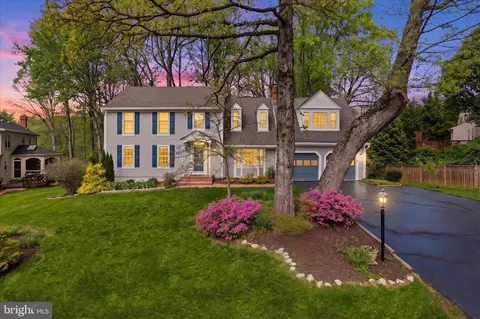 10818 Fieldwood Dr, Fairfax, VA 22030