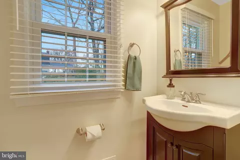 Bath - 8705 Side Saddle Rd, Springfield, VA 22152 photo 1 of 7
