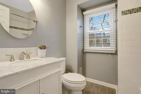 Bath - 8705 Side Saddle Rd, Springfield, VA 22152 photo 5 of 7