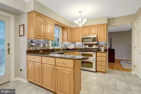 Kitchen - 8705 Side Saddle Rd, Springfield, VA 22152 photo 2 of 3