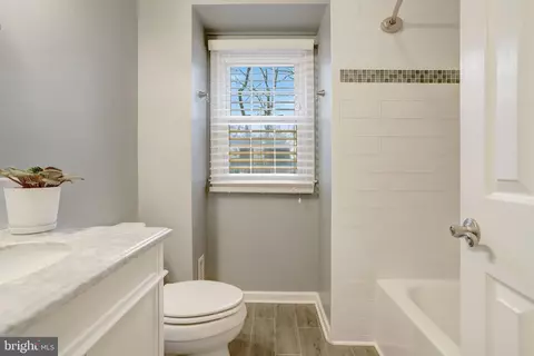 Bath - 8705 Side Saddle Rd, Springfield, VA 22152 photo 4 of 7
