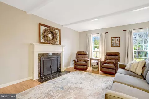 Living - 8705 Side Saddle Rd, Springfield, VA 22152 photo 4 of 7
