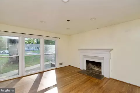 7538 Axton St, Springfield, VA 22151 photo 2