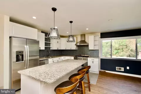 7538 Axton St, Springfield, VA 22151 photo 4
