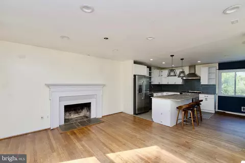 7538 Axton St, Springfield, VA 22151 photo 3