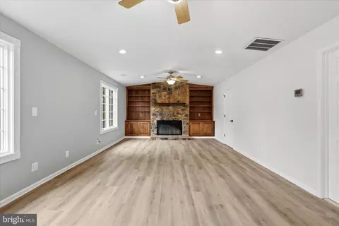 Living - 12821 Pinecrest Rd, Herndon, VA 20171 photo 1 of 5