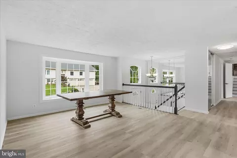 Living - 12821 Pinecrest Rd, Herndon, VA 20171 photo 3 of 5