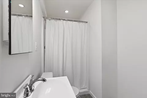 Bath - 12821 Pinecrest Rd, Herndon, VA 20171 photo 2 of 4