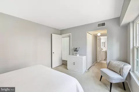 Bedroom - 7640 Provincial Dr #213, Mclean, VA 22102 photo 3 of 4