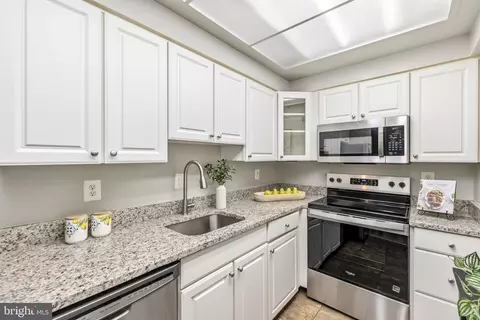 Kitchen - 7640 Provincial Dr #213, Mclean, VA 22102 photo 1 of 3