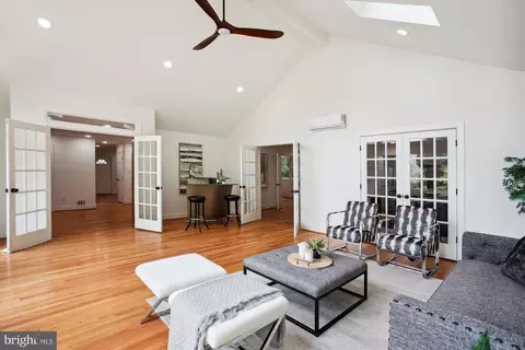 Living - 2000 Homer Ter, Reston, VA 20191 photo 6 of 7