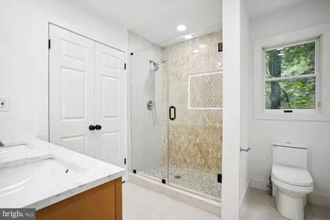 Bath - 2000 Homer Ter, Reston, VA 20191 photo 2 of 10