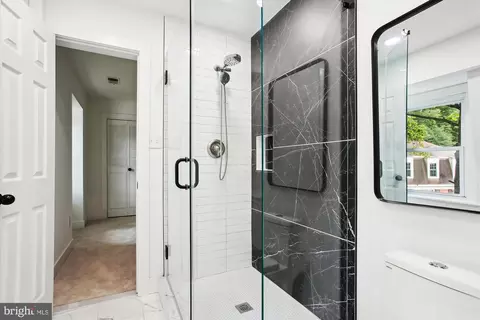Bath - 2000 Homer Ter, Reston, VA 20191 photo 8 of 10