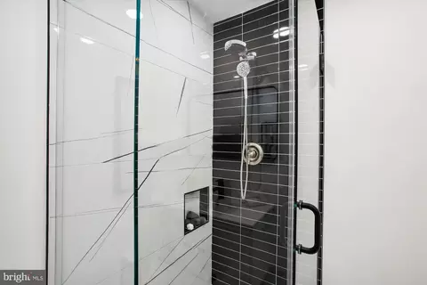 Bath - 2000 Homer Ter, Reston, VA 20191 photo 6 of 10