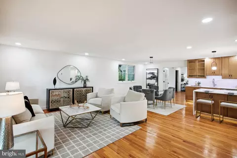 Living - 2000 Homer Ter, Reston, VA 20191 photo 2 of 7