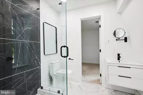 Bath - 2000 Homer Ter, Reston, VA 20191 photo 9 of 10