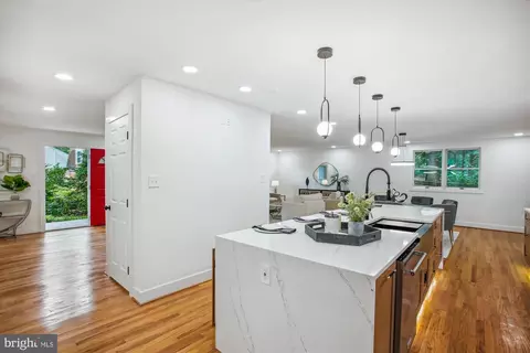 Entry Way - 2000 Homer Ter, Reston, VA 20191 photo 3 of 7