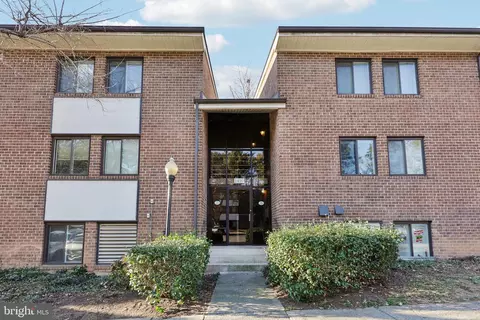 1410 Northgate Sq #10/1A, Reston, VA 20190