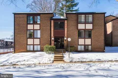 9713 Kings Crown Ct #102, Fairfax, VA 22031