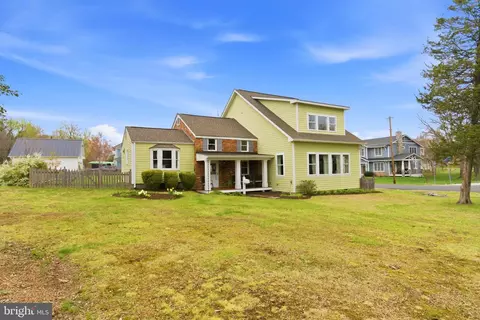 720 Park Ave, Herndon, VA 20170