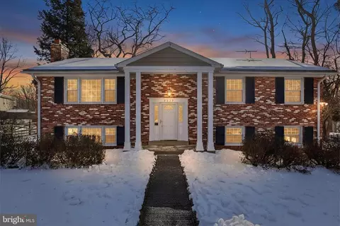 3519 Woodburn Rd, Annandale, VA 22003