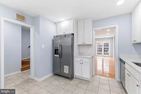 Entry Way - 7233 Evanston Rd, Springfield, VA 22150 photo 3 of 3
