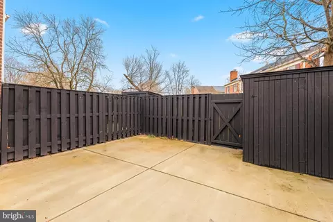 Exterior - 7233 Evanston Rd, Springfield, VA 22150 photo 4 of 8