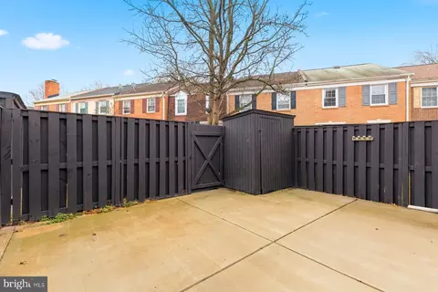 Exterior - 7233 Evanston Rd, Springfield, VA 22150 photo 5 of 8