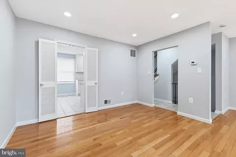 Living - 7233 Evanston Rd, Springfield, VA 22150 photo 6 of 11
