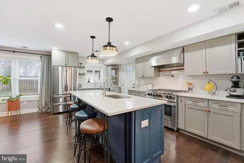 6608 Cavalier Dr, Alexandria, VA 22307