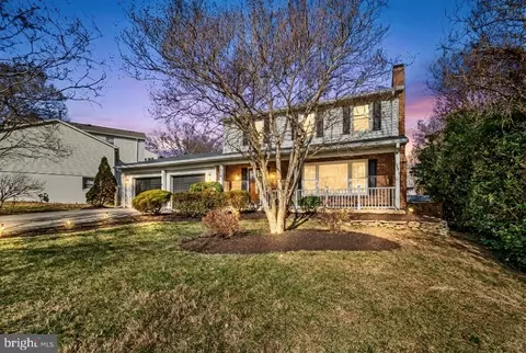7936 Saint Dennis Dr, Springfield, VA 22153