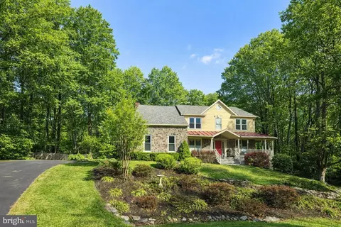 6400 Jumet Ct, Fairfax Station, VA 22039