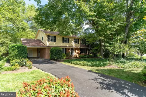 9600 Helenwood Dr, Fairfax, VA 22032