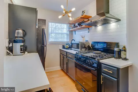 2237 Farrington Ave #06-201, Alexandria, VA 22303