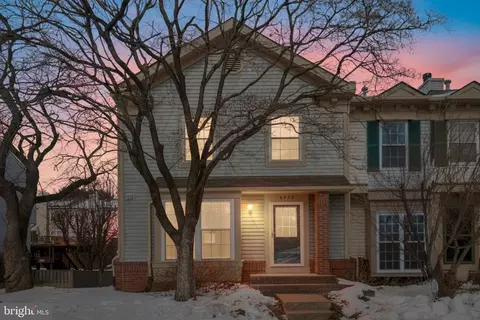 6529 Medinah Ln, Alexandria, VA 22312