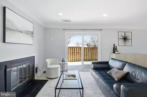 8626 Village Sq #8626, Alexandria, VA 22309