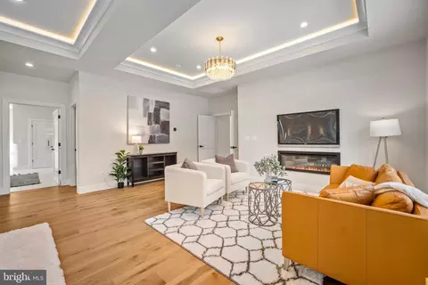 Living - 1935 Foxhall Rd, Mclean, VA 22101 photo 3 of 6