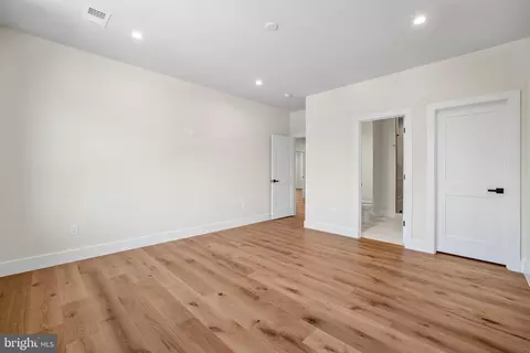Bedroom - 1935 Foxhall Rd, Mclean, VA 22101 photo 6 of 10
