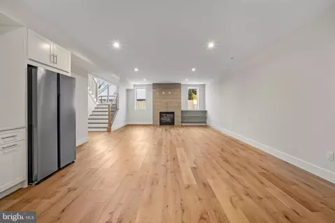 Living - 1935 Foxhall Rd, Mclean, VA 22101 photo 6 of 6