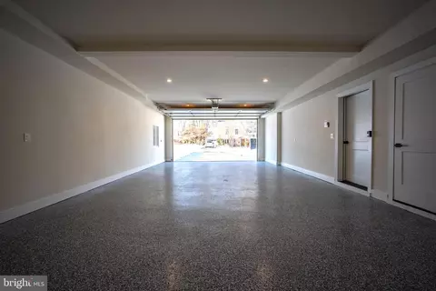 Entry Way - 1935 Foxhall Rd, Mclean, VA 22101 photo 10 of 10