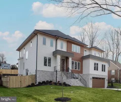 Exterior - 1935 Foxhall Rd, Mclean, VA 22101 photo 2 of 10
