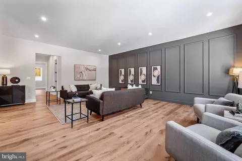 Entry Way - 1935 Foxhall Rd, Mclean, VA 22101 photo 3 of 10
