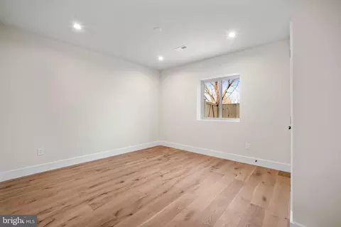 Bedroom - 1935 Foxhall Rd, Mclean, VA 22101 photo 9 of 10