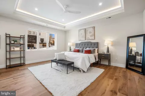 Bedroom - 1935 Foxhall Rd, Mclean, VA 22101 photo 3 of 10