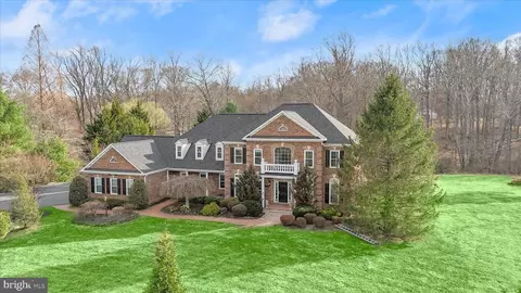 13215 Twin Lakes Dr, Clifton, VA 20124